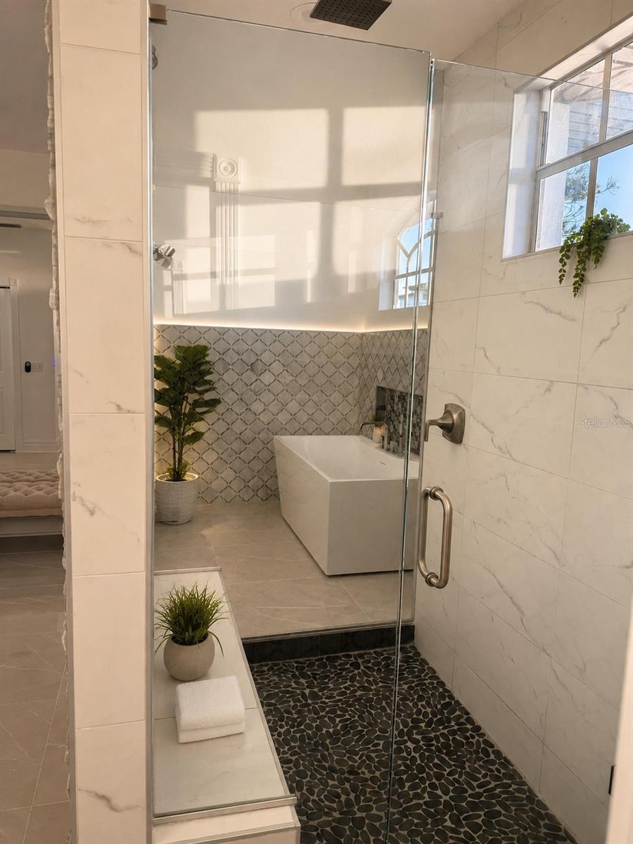 452 Bath Club Blvd N Property Photo 13