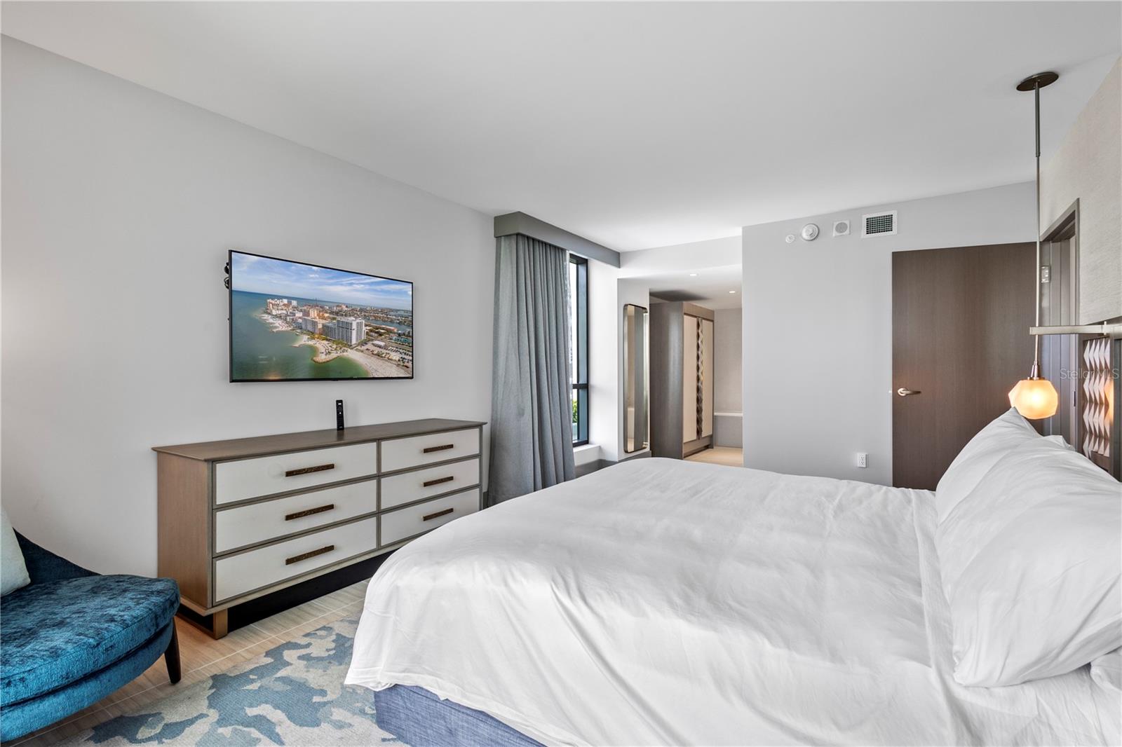 691 S Gulfview Blvd #1211 Property Photo 17
