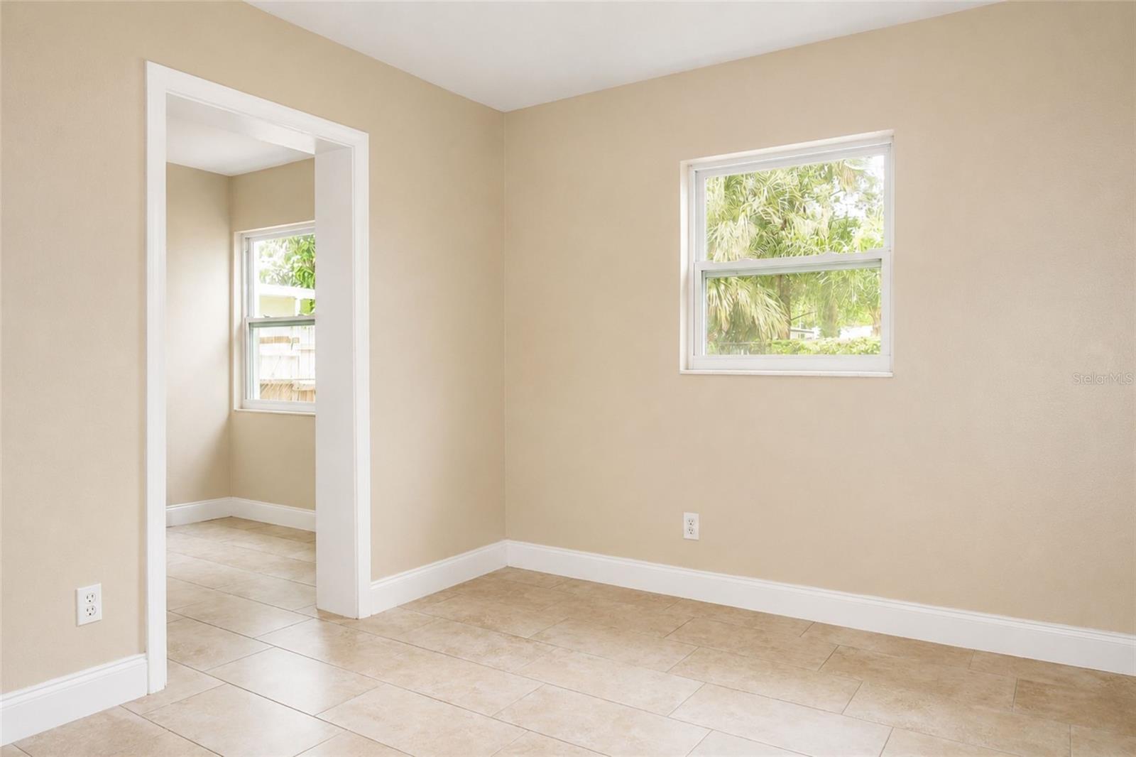9412 N Elmer St Property Photo 10
