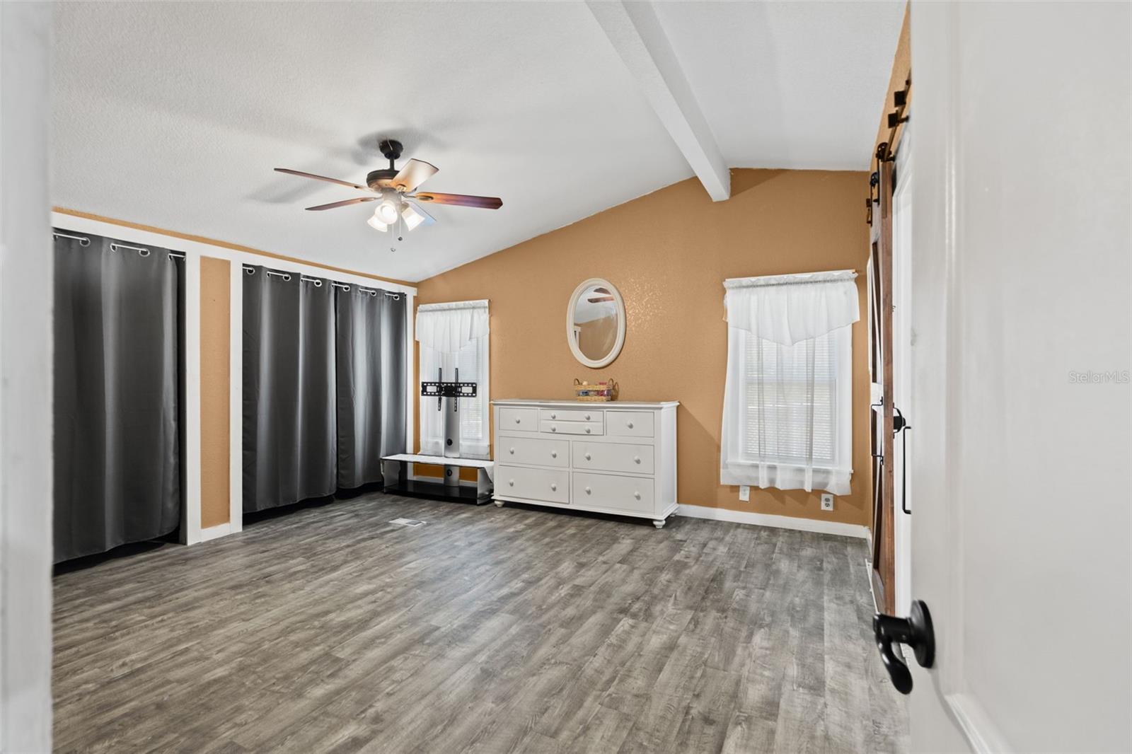 7876 Ridge Rd Property Photo 18