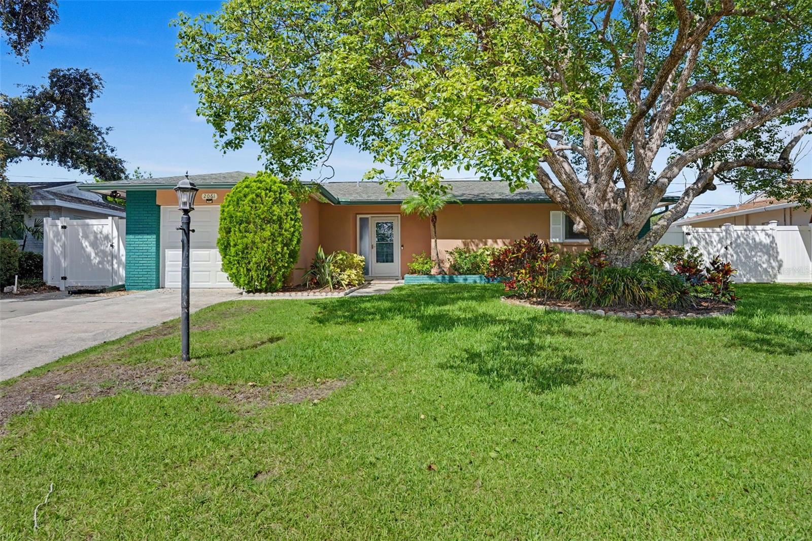 2061 Fair Oak Dr Property Photo 1