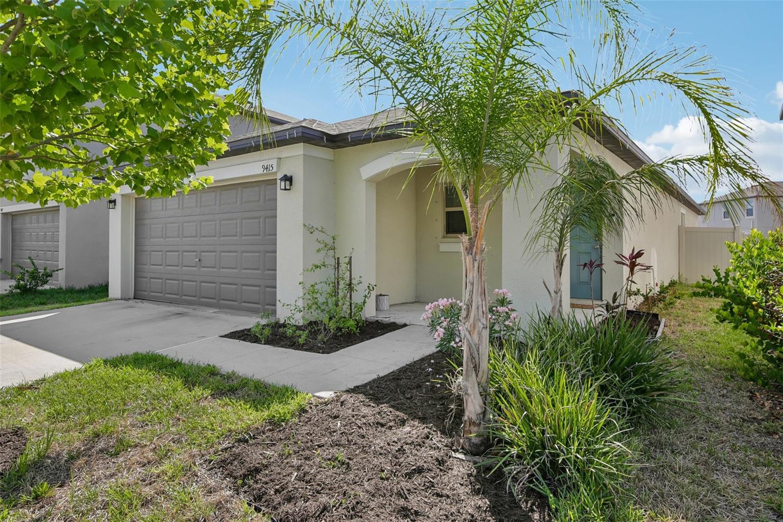 9415 Lemon Drop Loop Property Photo 1