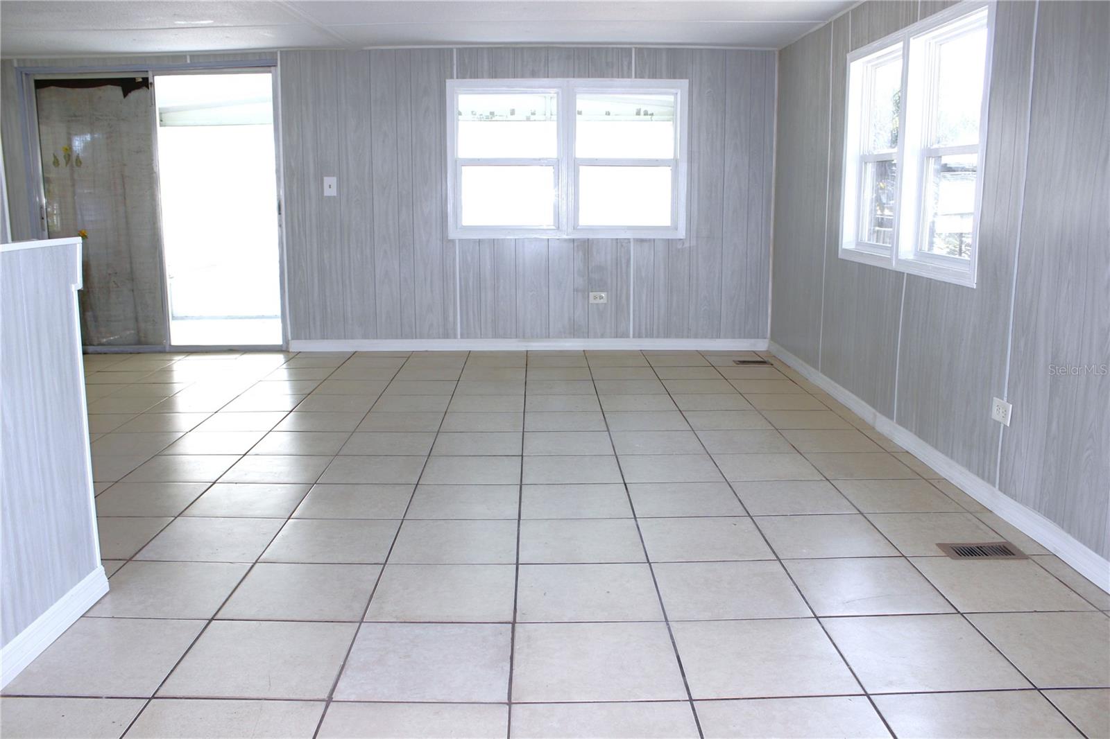 1845 Dixie Ln Property Photo 3