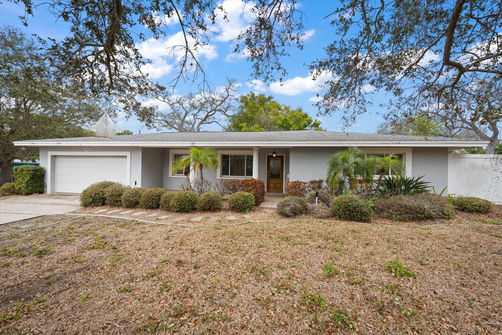 230 GARDEN CIR Property Photo 1
