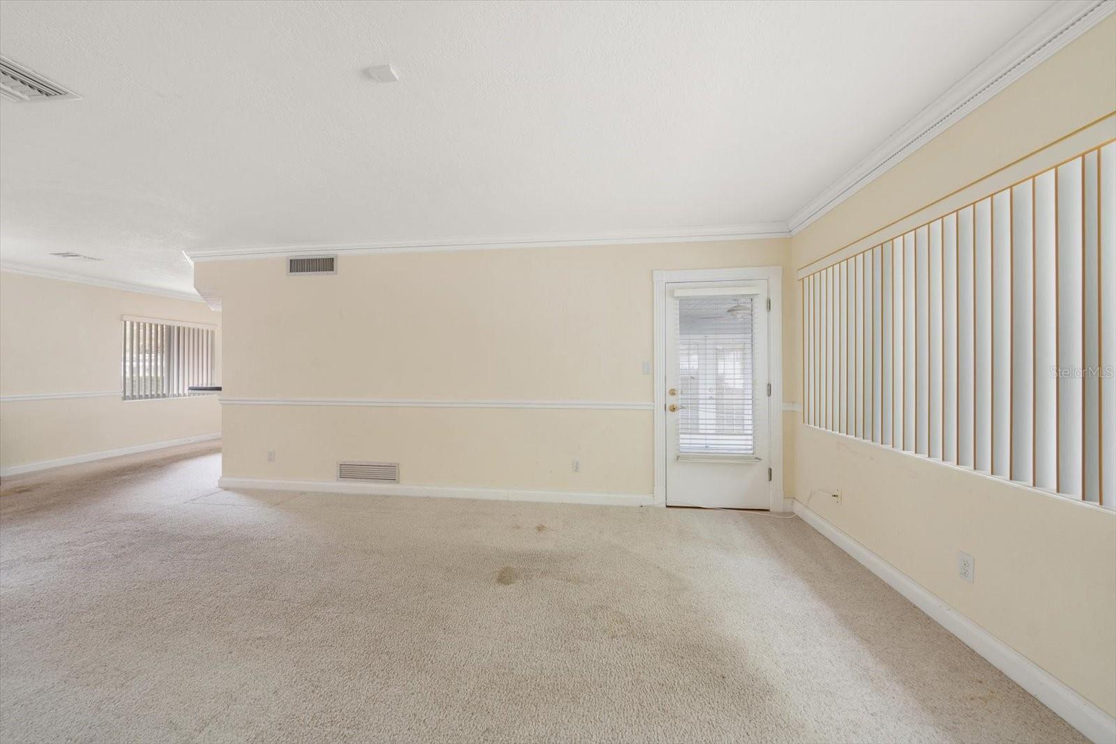 230 Garden Cir Property Photo 5