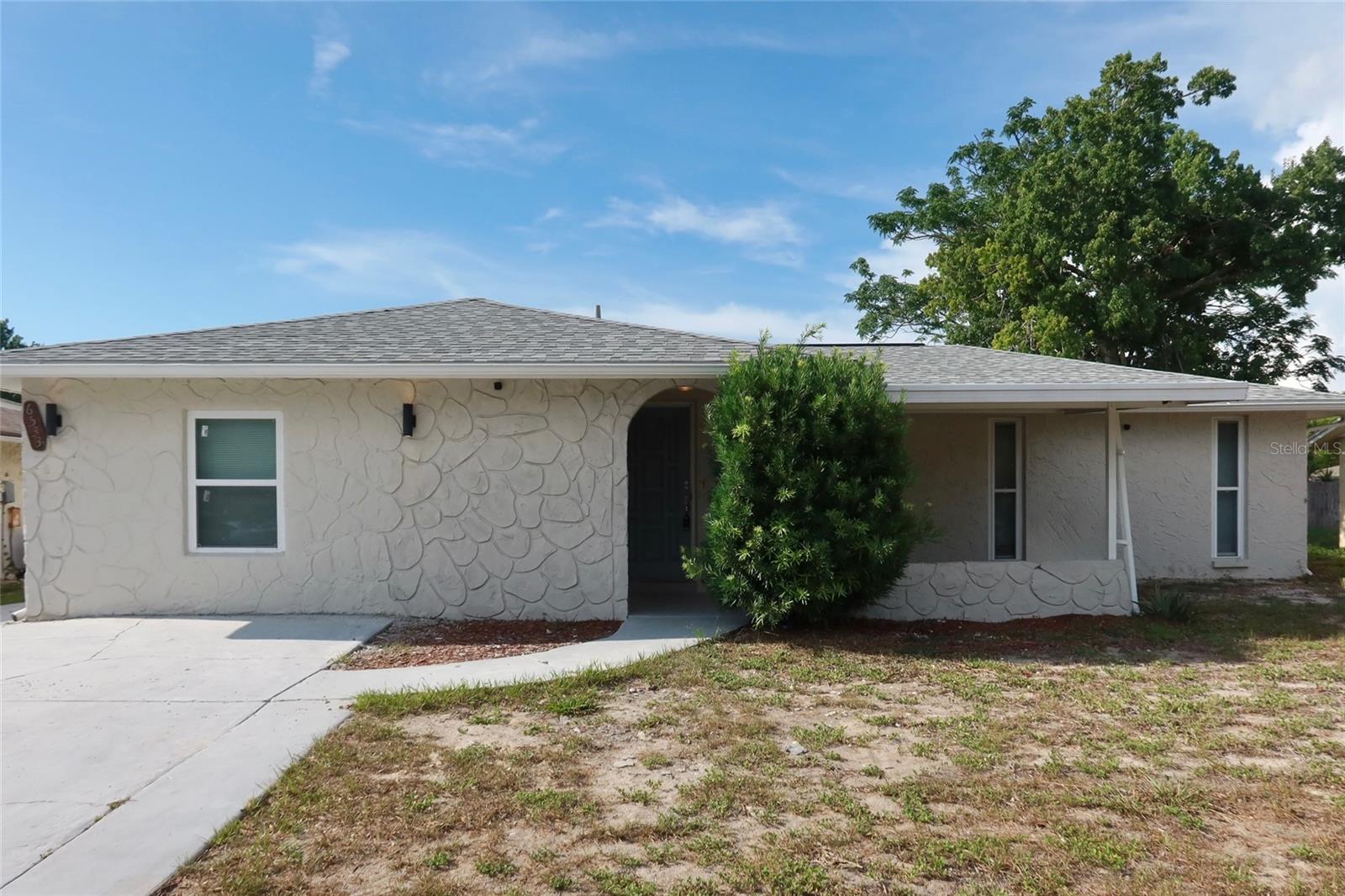 6533 RIDGE CREST DR Property Photo 1