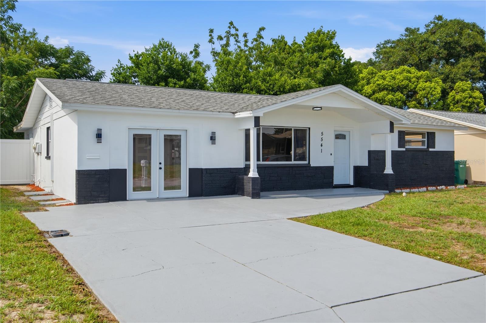 5541 Violet Dr Property Photo 1