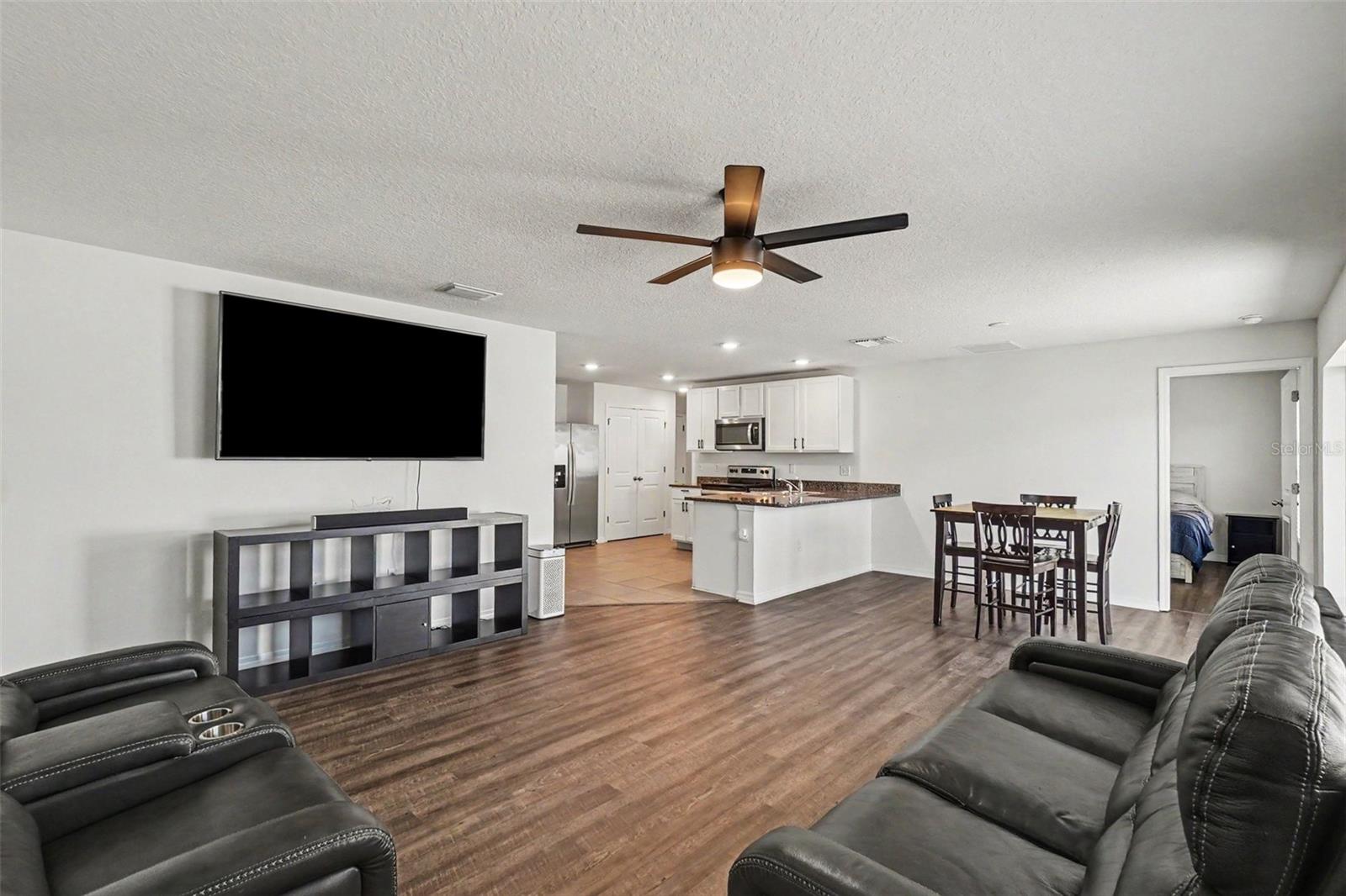 10213 Cloudburst Ct Property Photo 5
