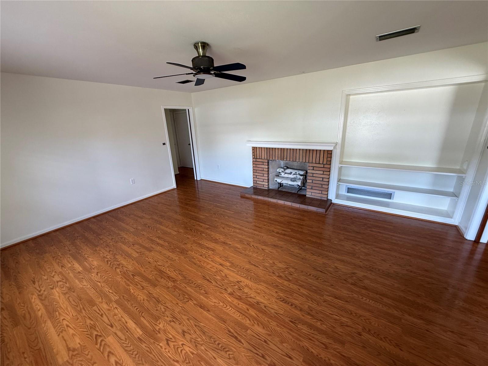 1485 Davis Ave Property Photo 2