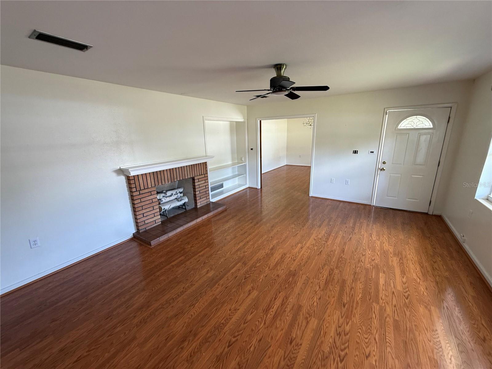 1485 Davis Ave Property Photo 3
