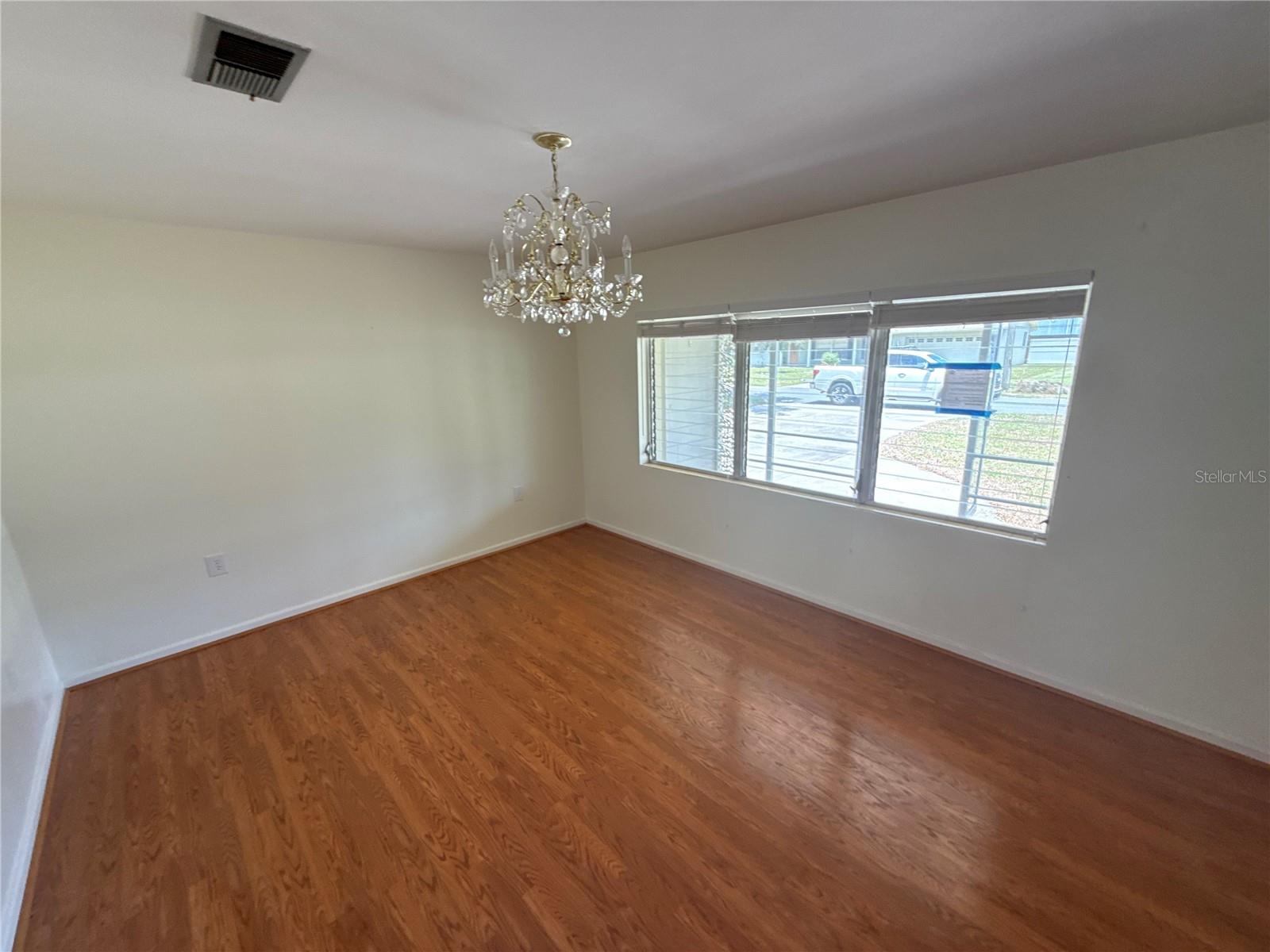 1485 Davis Ave Property Photo 5