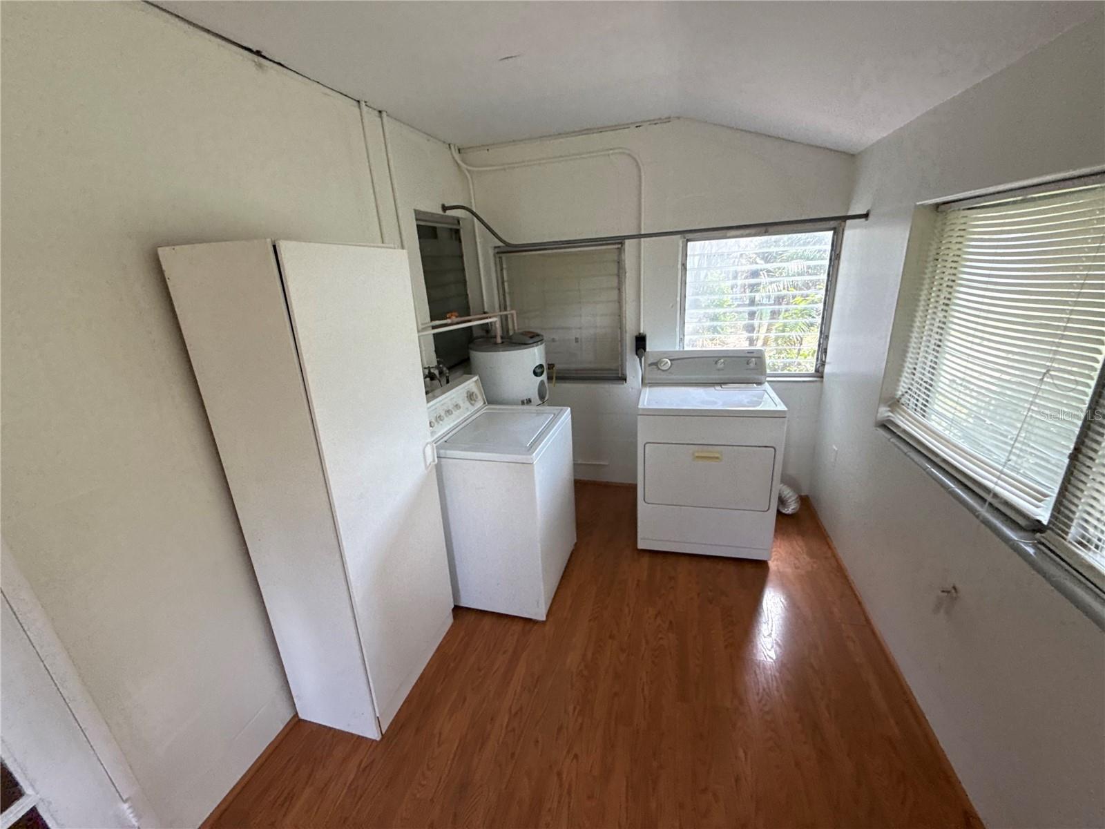 1485 Davis Ave Property Photo 9