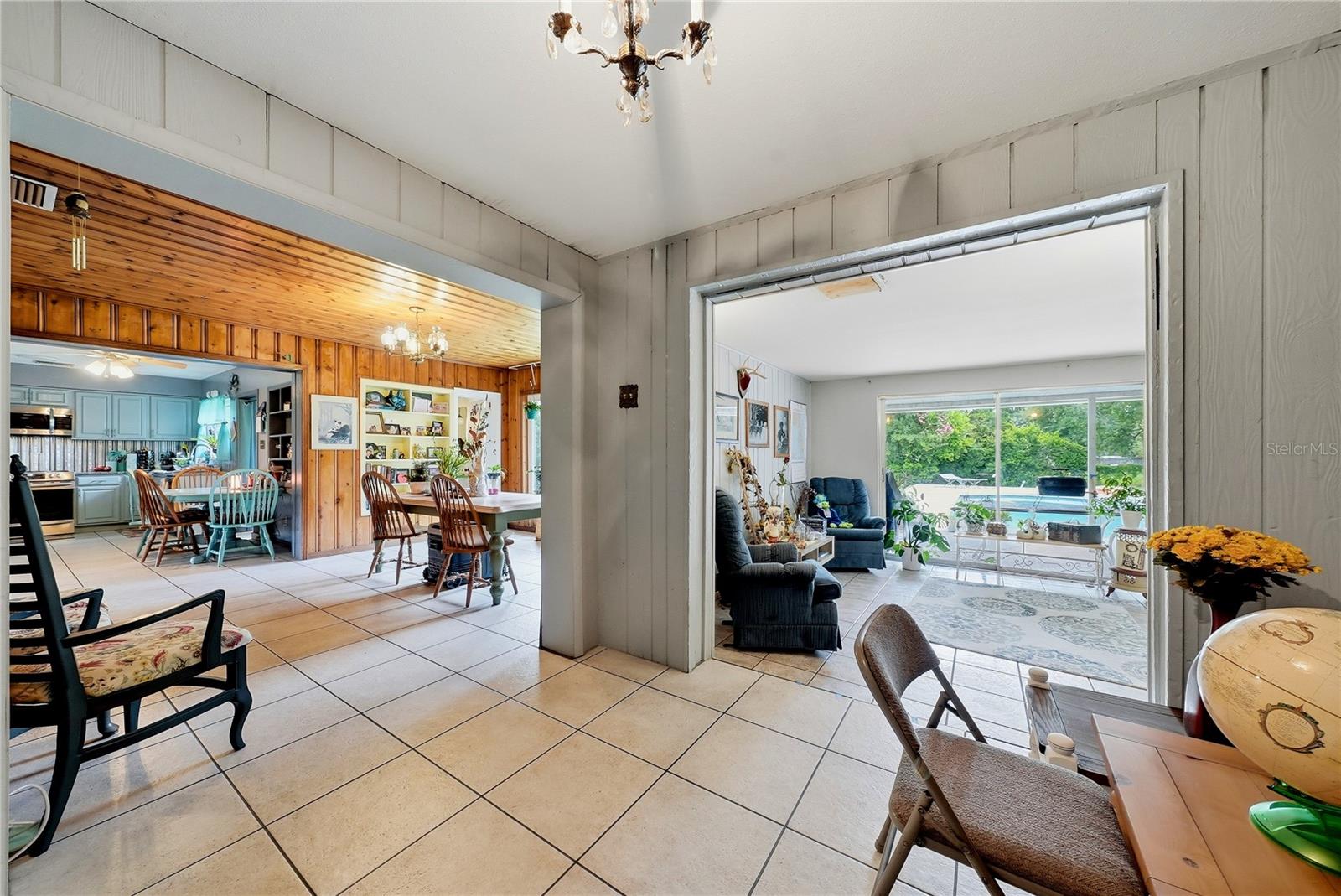 1011 Emerald Dr Property Photo 6
