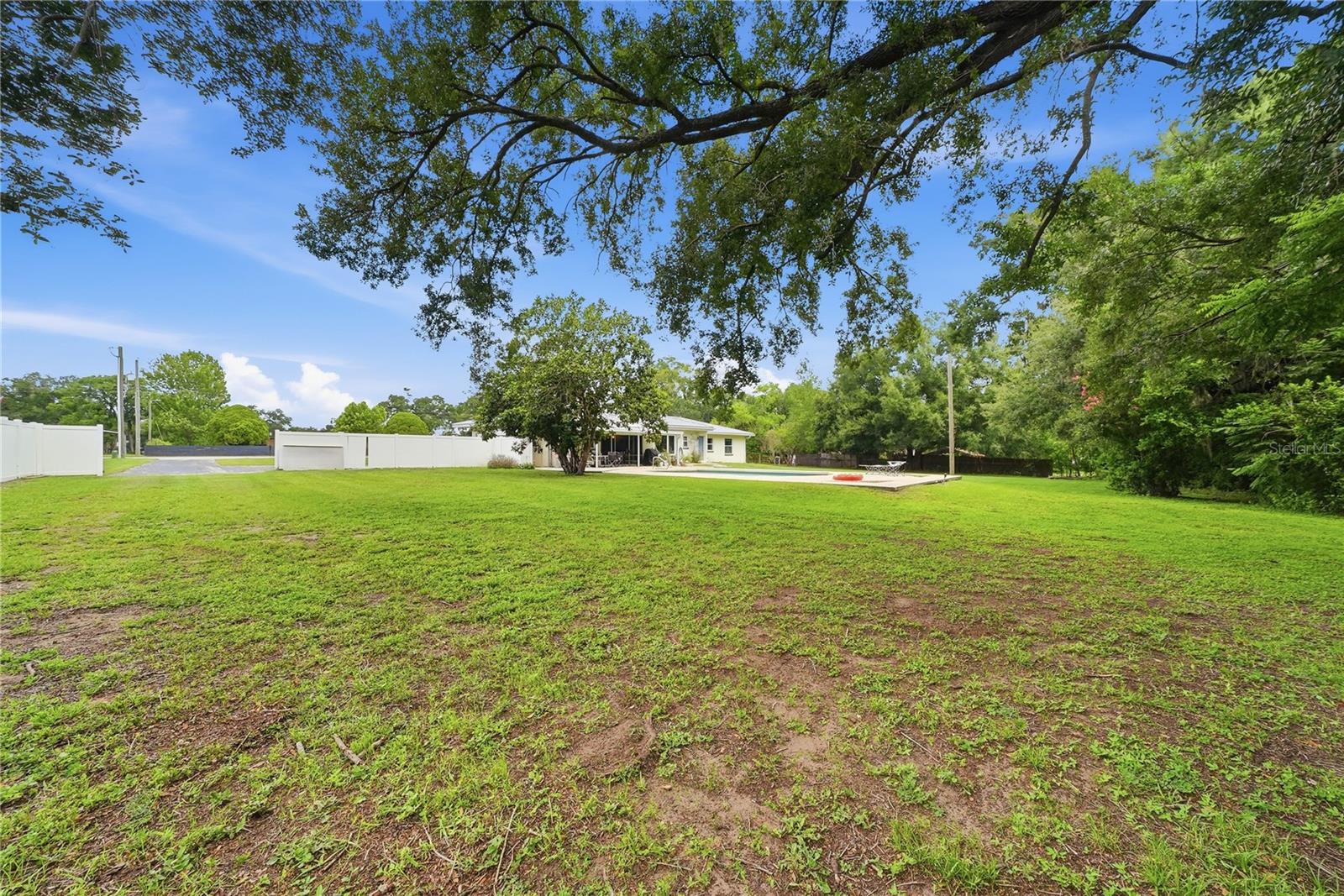 1011 Emerald Dr Property Photo 14