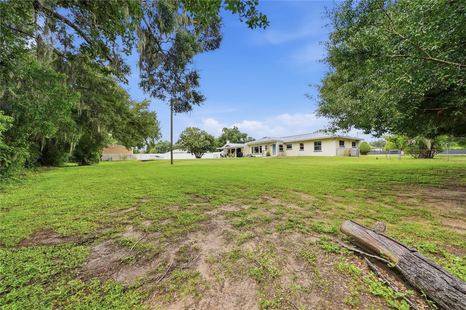 1011 Emerald Dr Property Photo 15
