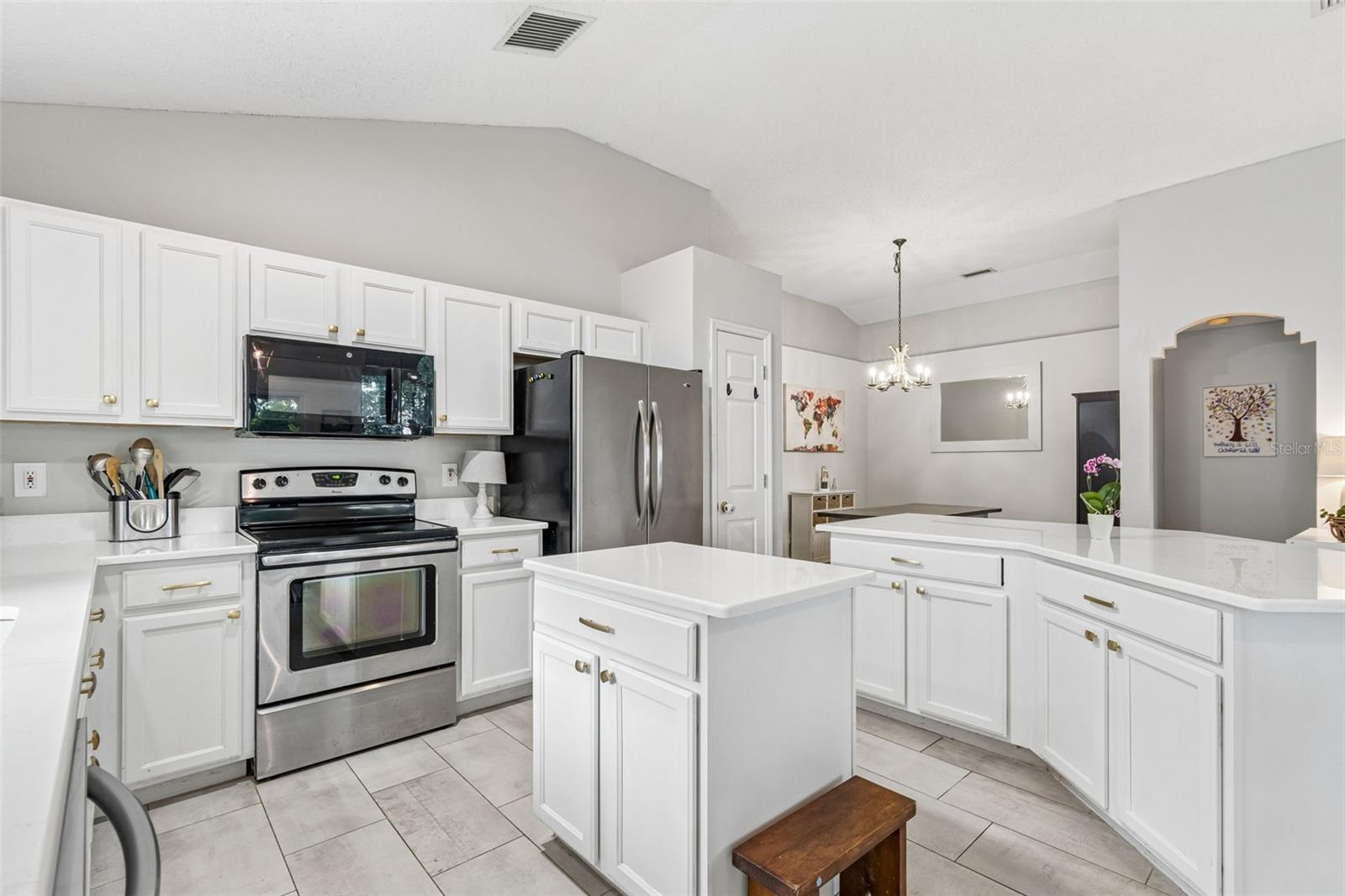 6312 Ashfield Pl Property Photo 2