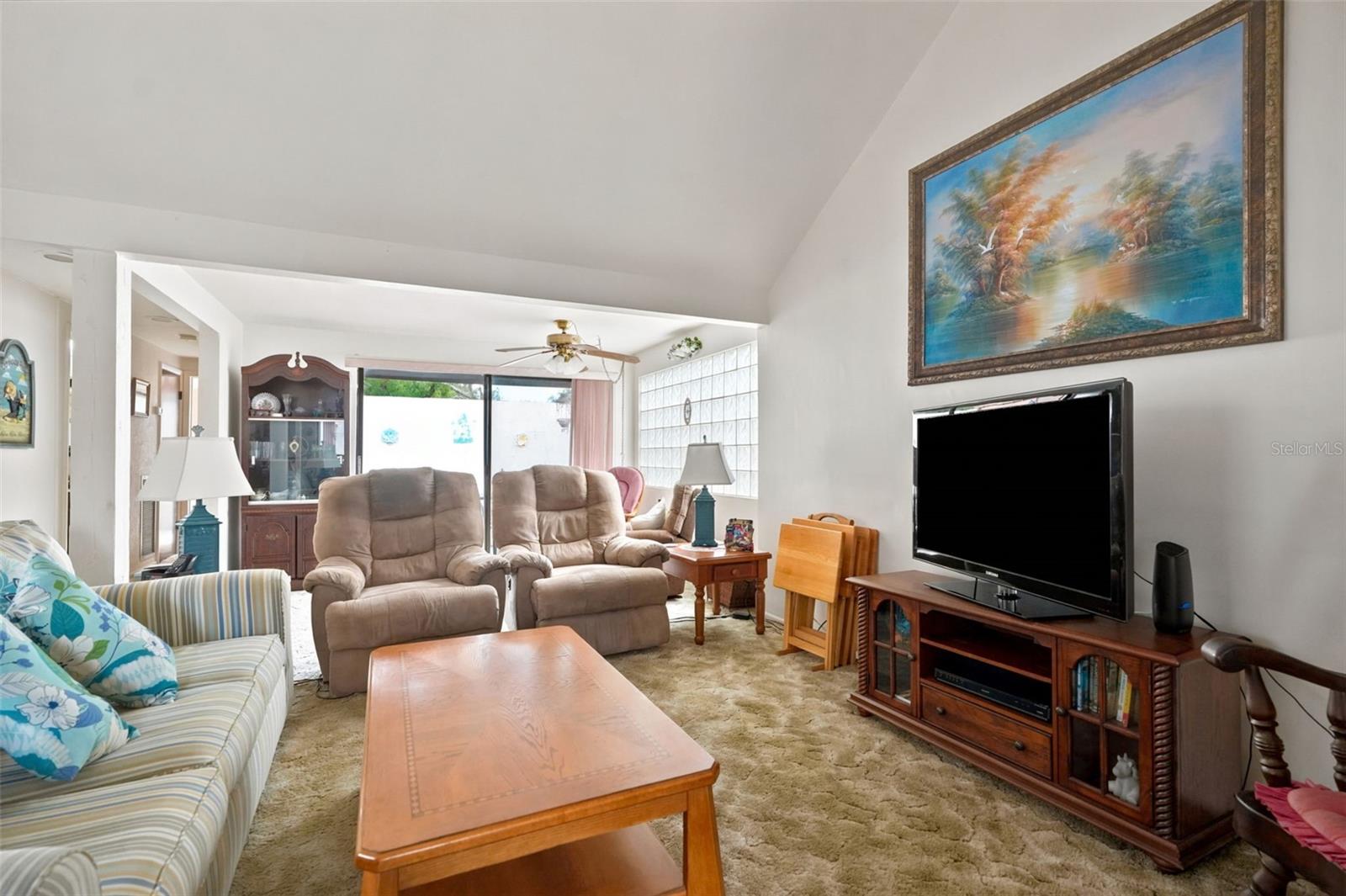 7835 Fox Den Row Property Photo 2