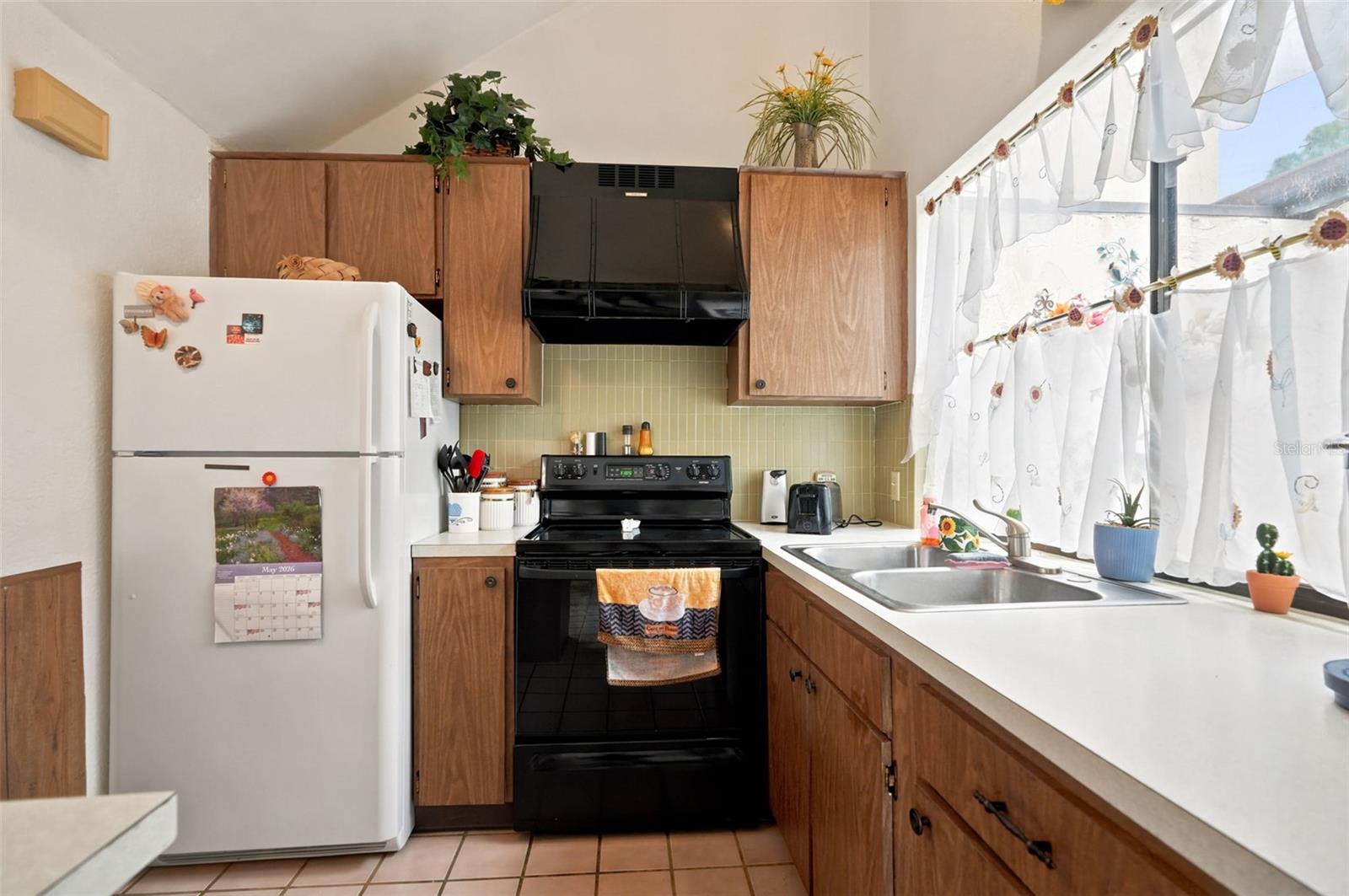 7835 Fox Den Row Property Photo 14
