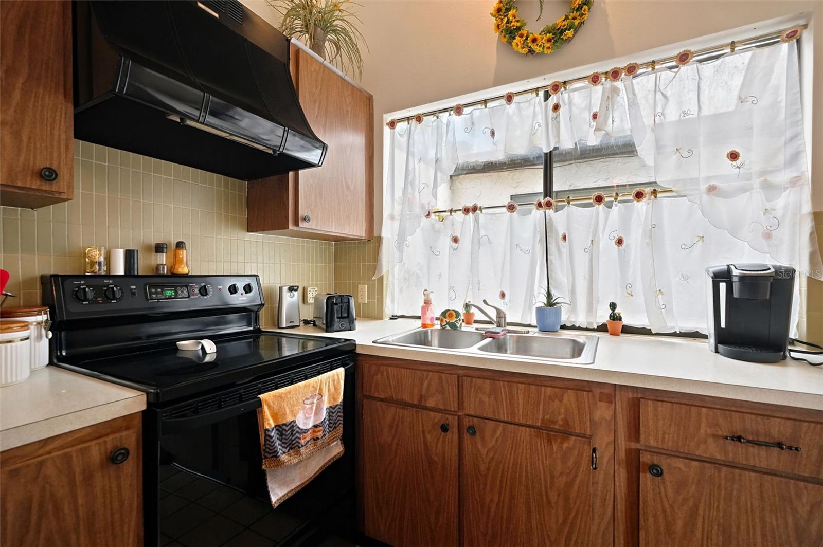 7835 Fox Den Row Property Photo 15
