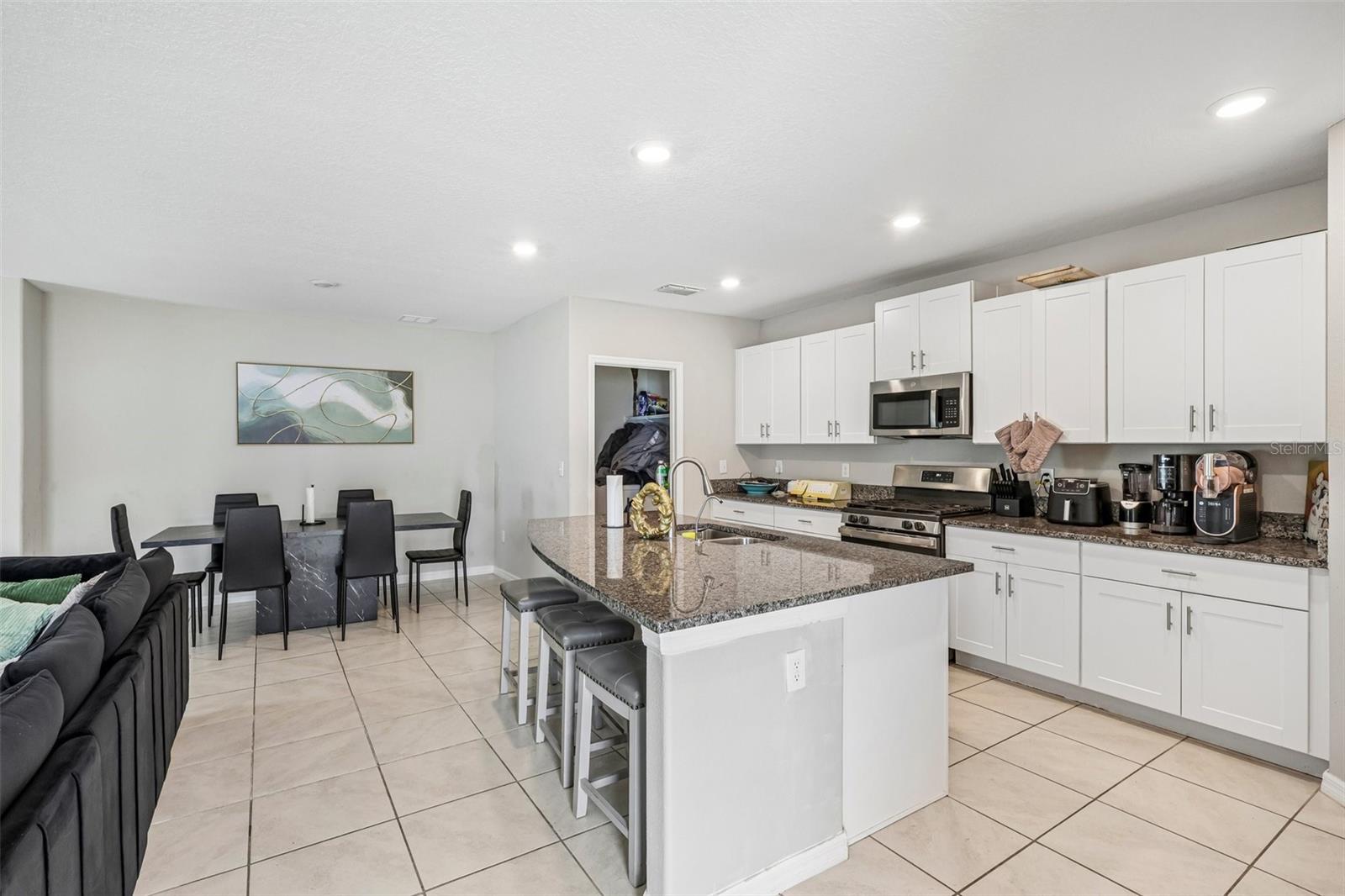 10360 Blue Plume Ct Property Photo 5