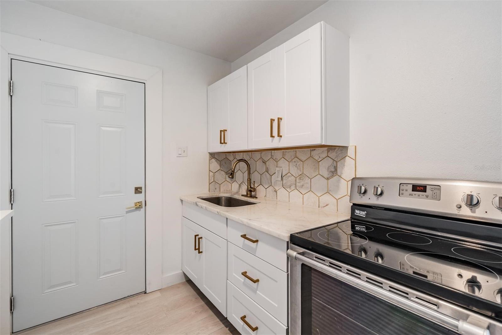 14060 Miramar Ave Property Photo 28