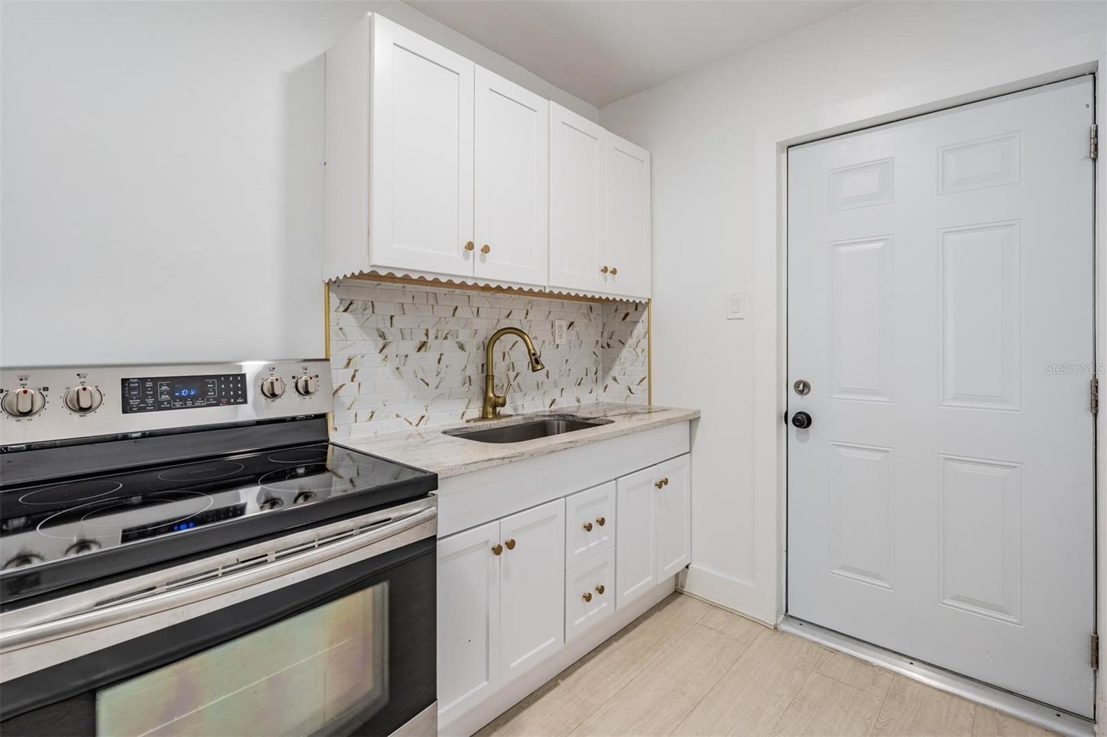 14060 Miramar Ave Property Photo 33