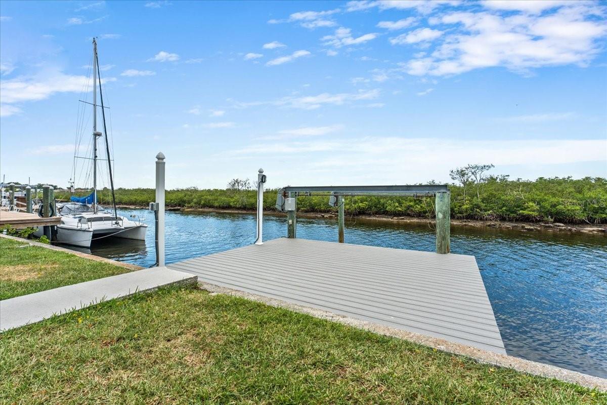 4147 Marine Pkwy Property Photo 3