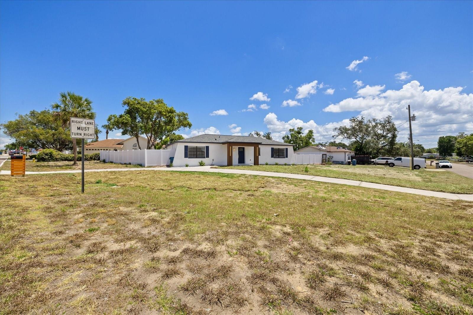 11660 Linden Dr Property Photo 3