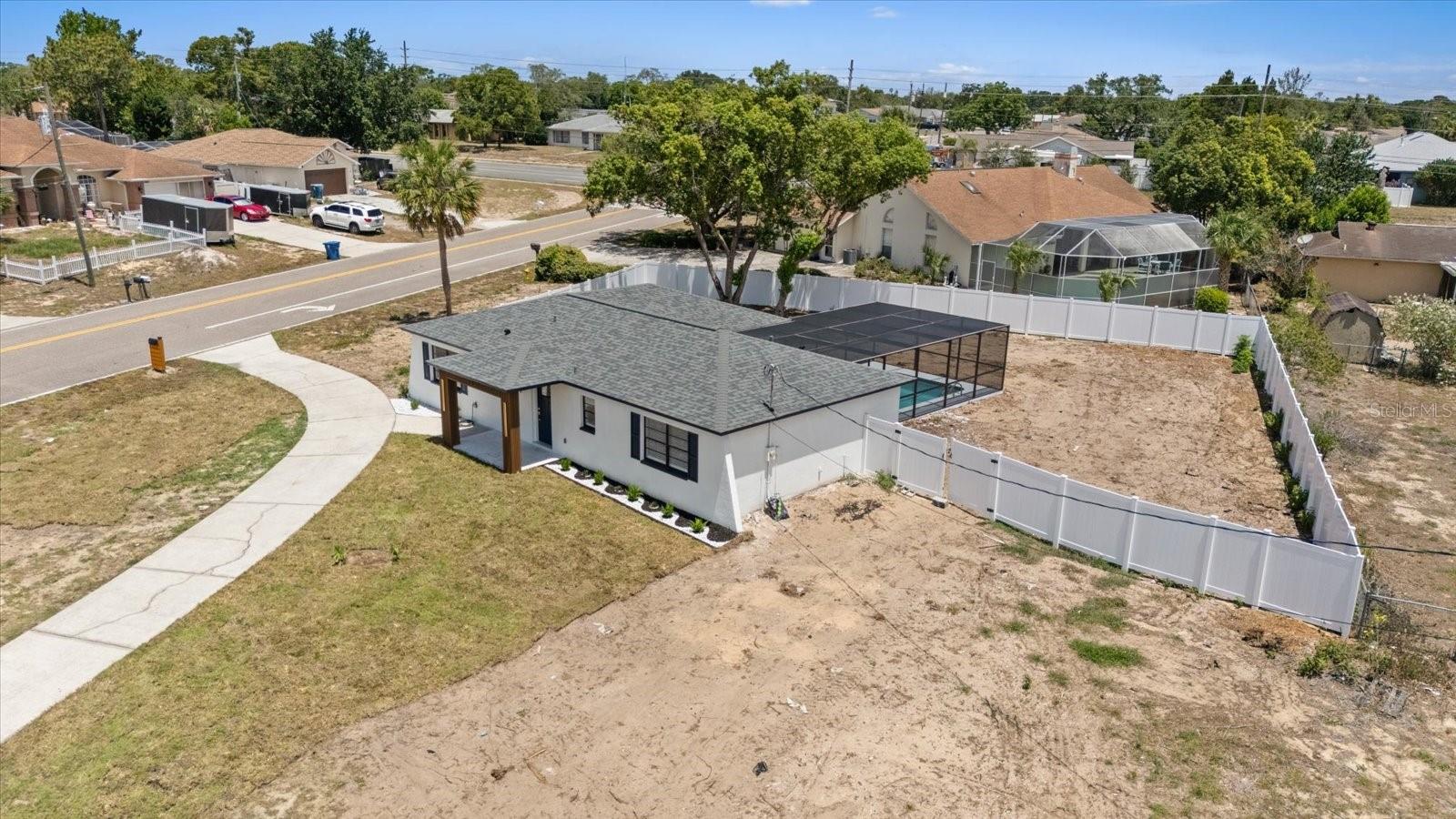 11660 Linden Dr Property Photo 4