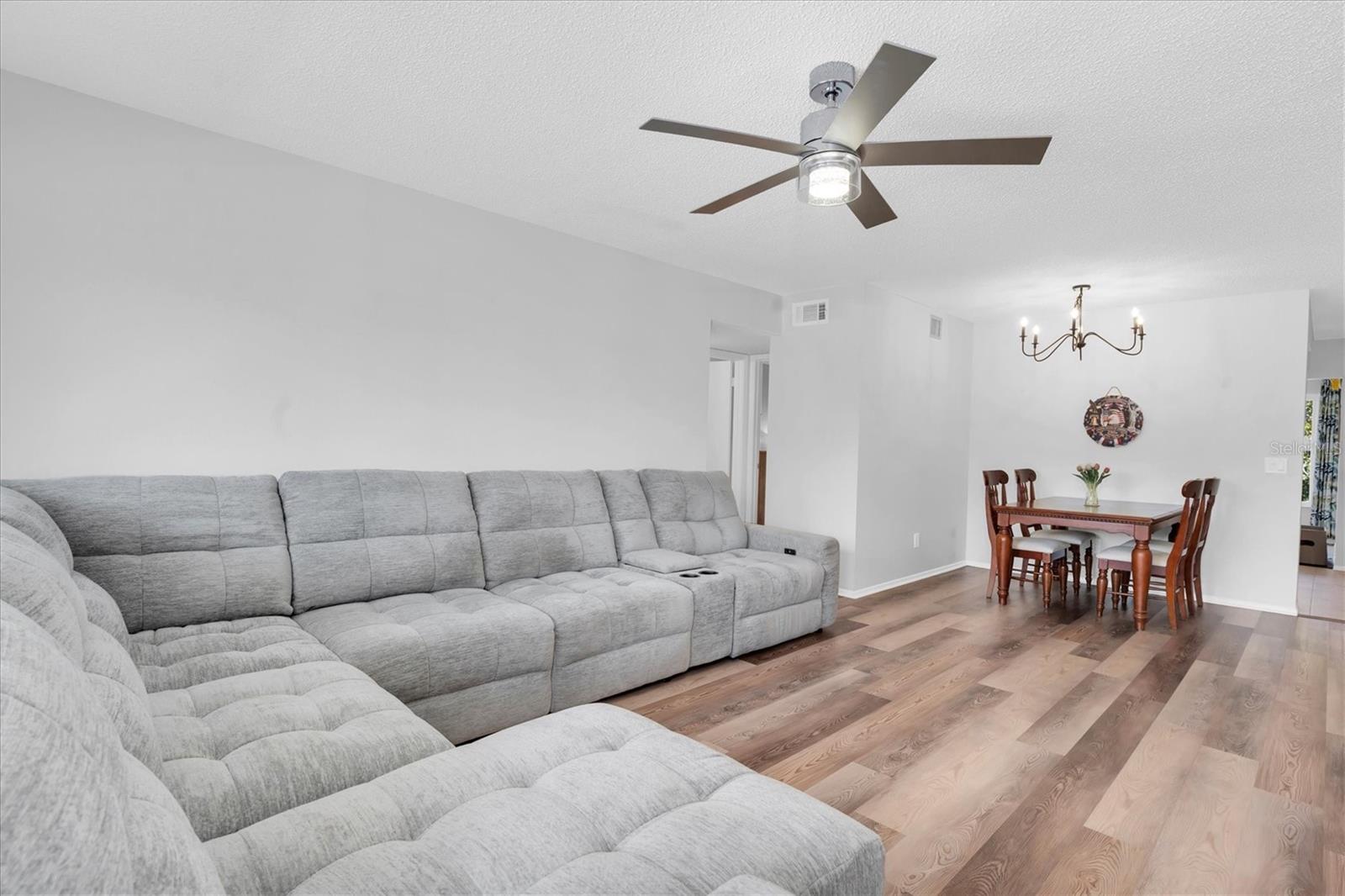 2461 Rhodesian Dr #45 Property Photo 6