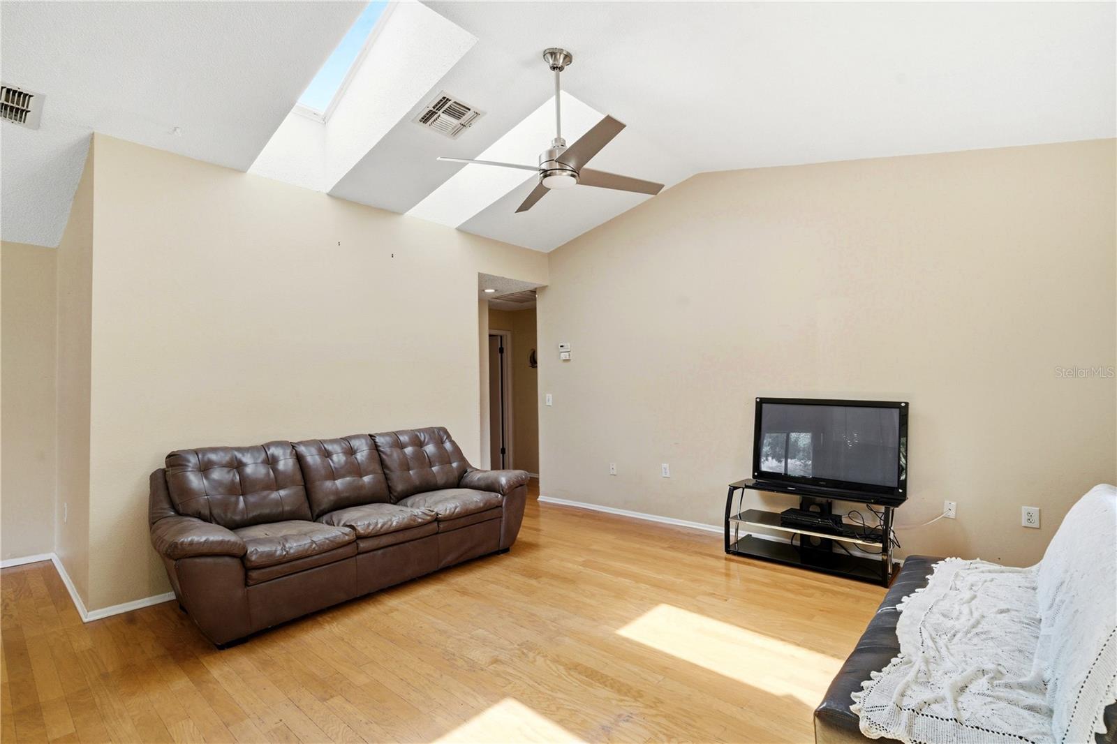 8160 Sturbridge Ct #8160 Property Photo 5