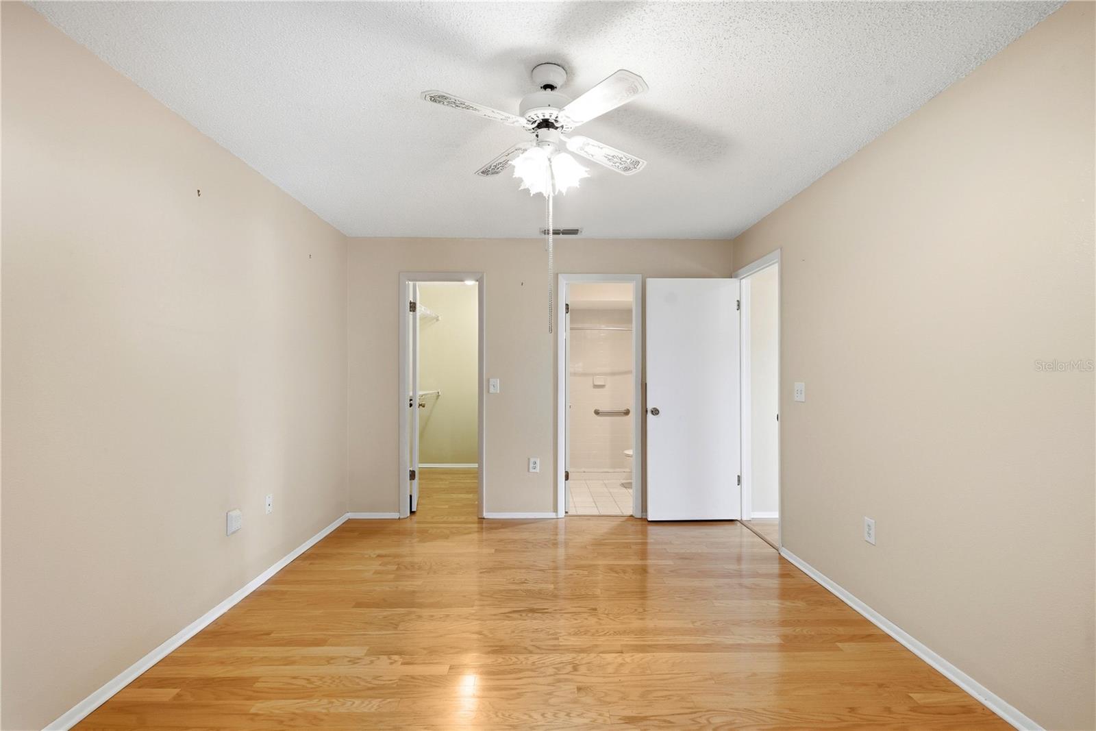 8160 Sturbridge Ct #8160 Property Photo 16