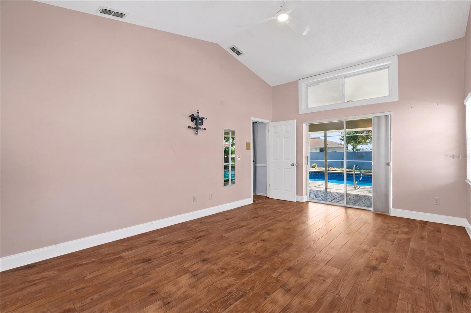 1174 Muscovy Dr Property Photo 32