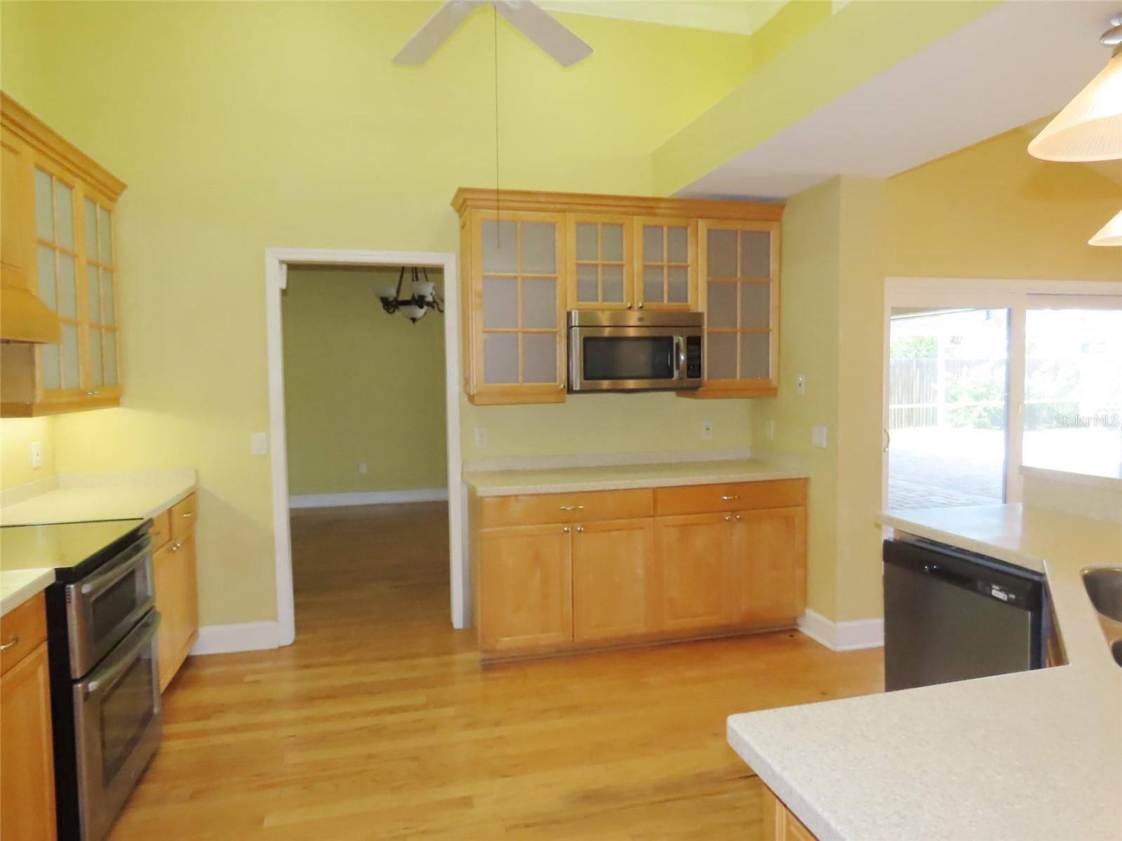 7555 Pine Valley Ln Property Photo 6