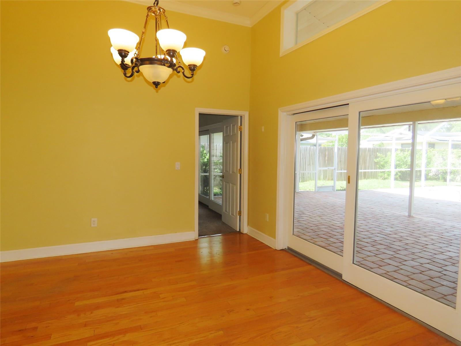 7555 Pine Valley Ln Property Photo 8