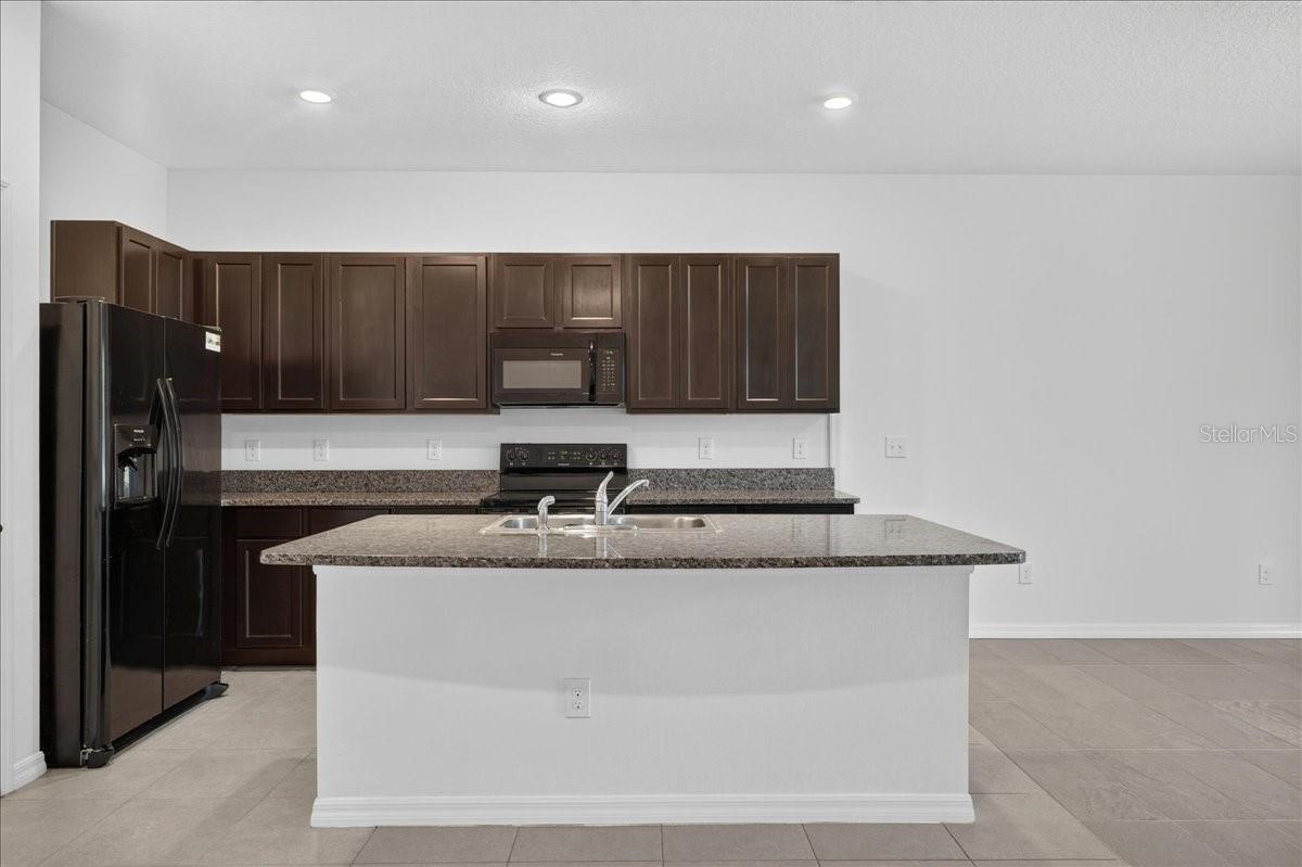 8655 Falling Blue Pl Property Photo 3