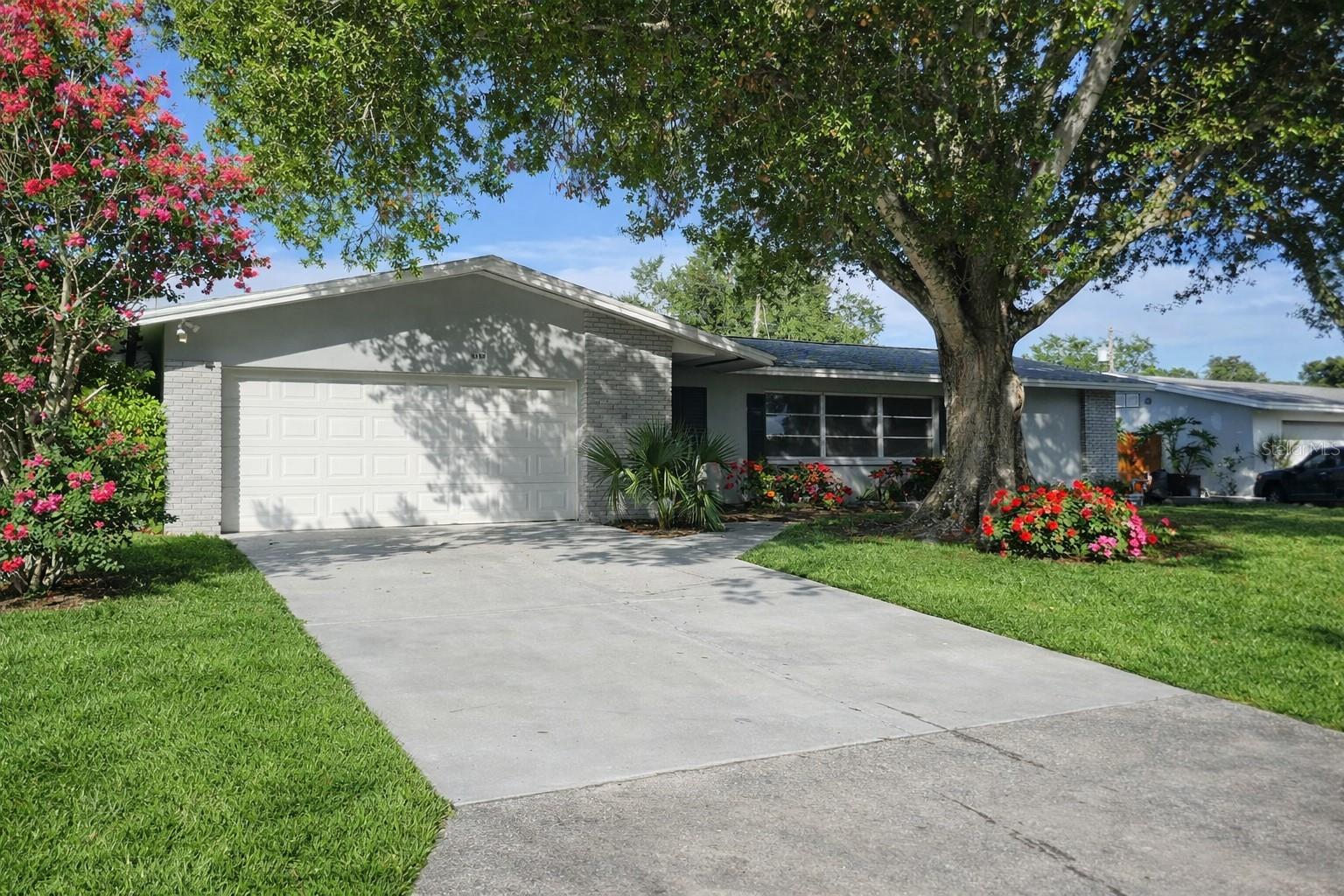 1329 Fairfield Dr Property Photo 1