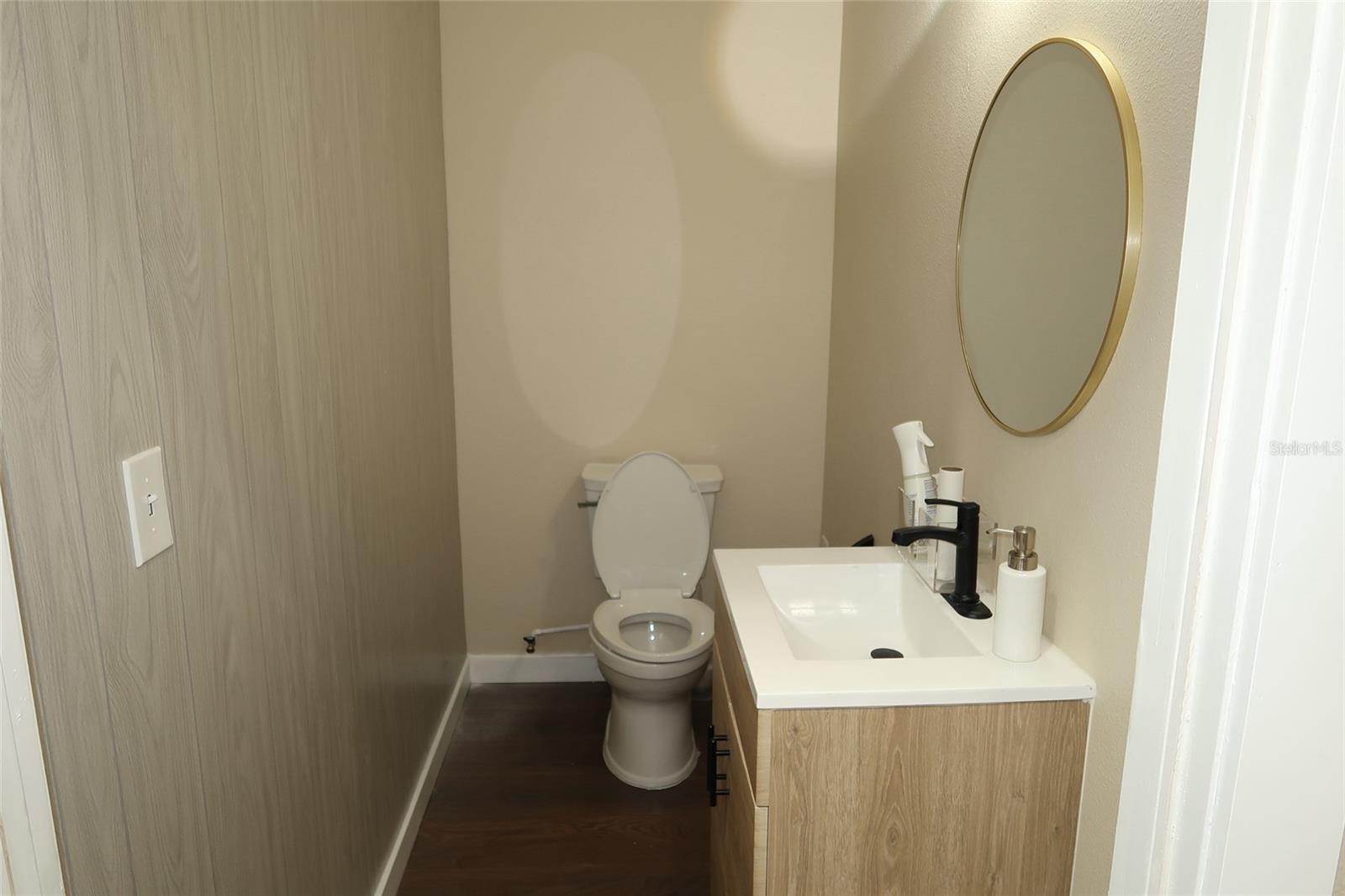 448 S Alafaya Trl #4 Property Photo 7