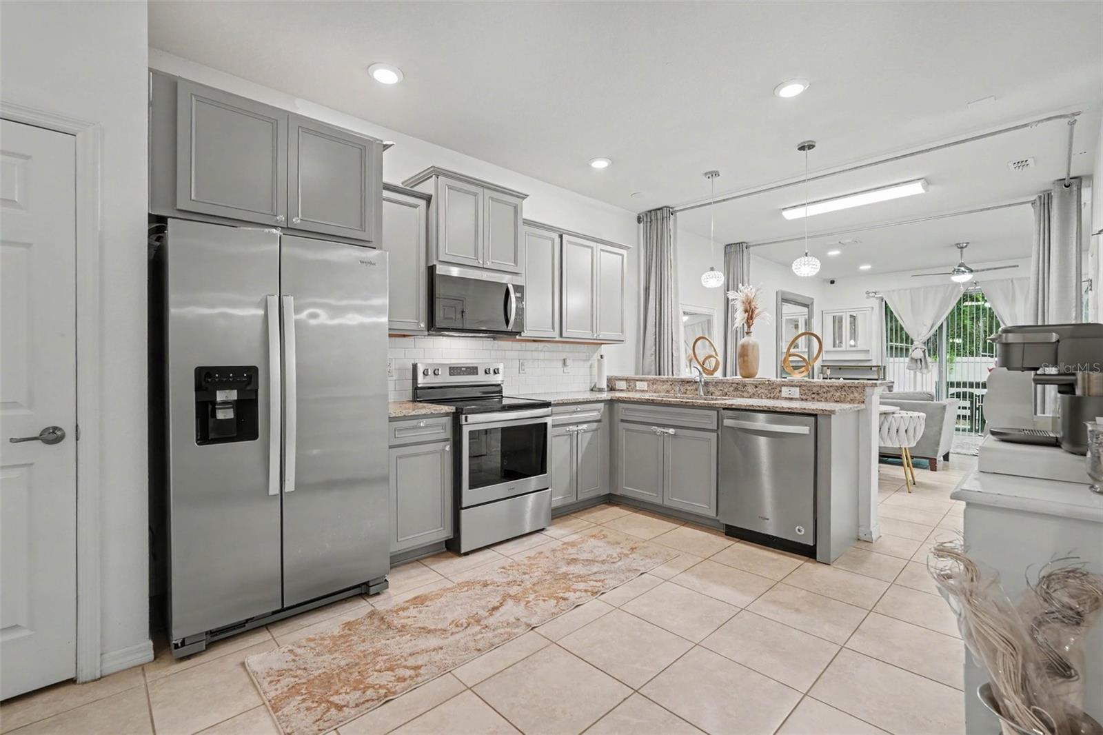 5374 Sylvester Loop Property Photo 6