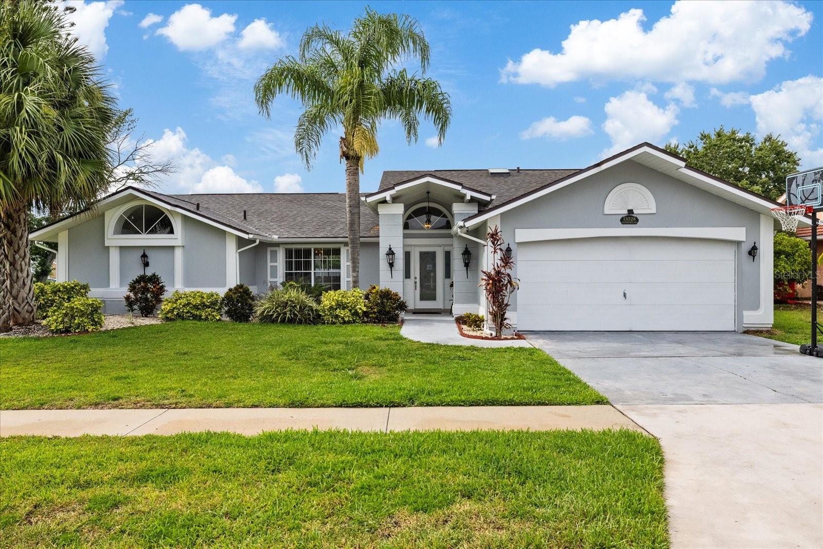 13528 Woodside Dr Property Photo 1