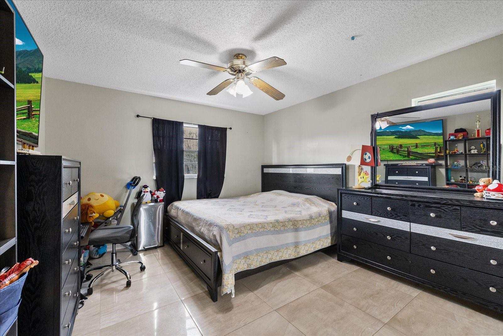 13528 Woodside Dr Property Photo 39