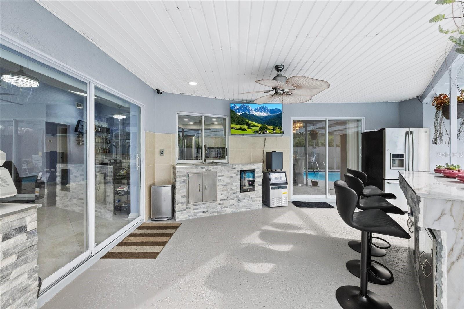 13528 Woodside Dr Property Photo 48