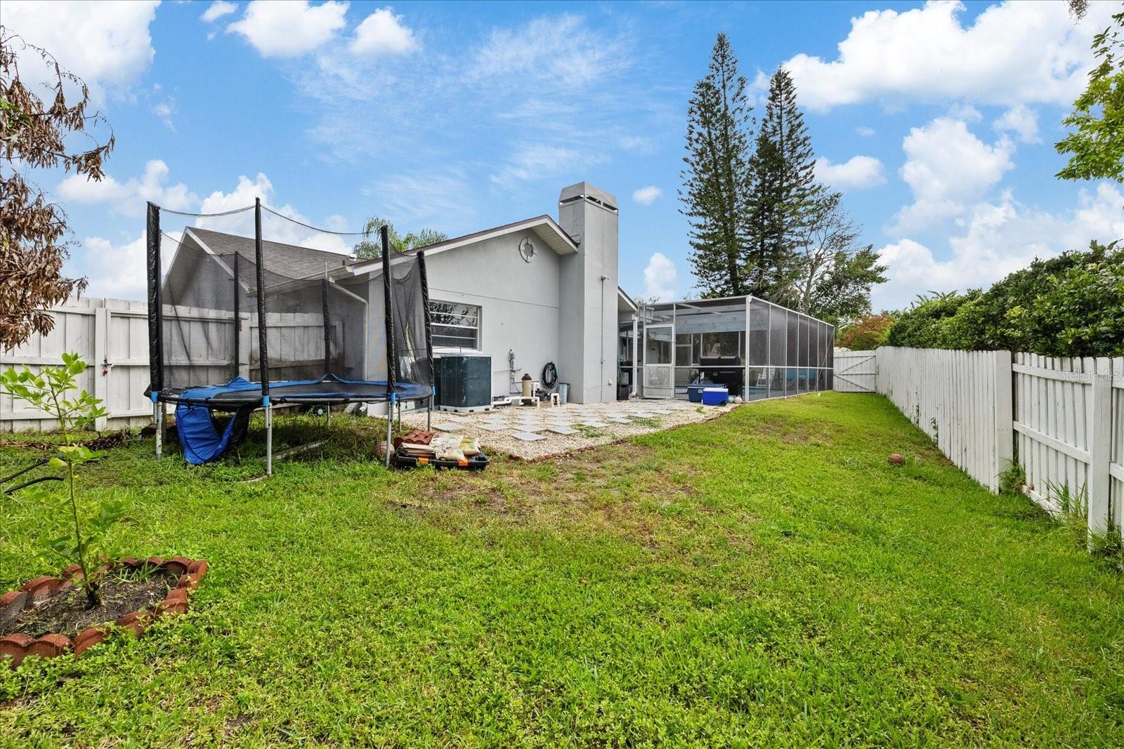13528 Woodside Dr Property Photo 54