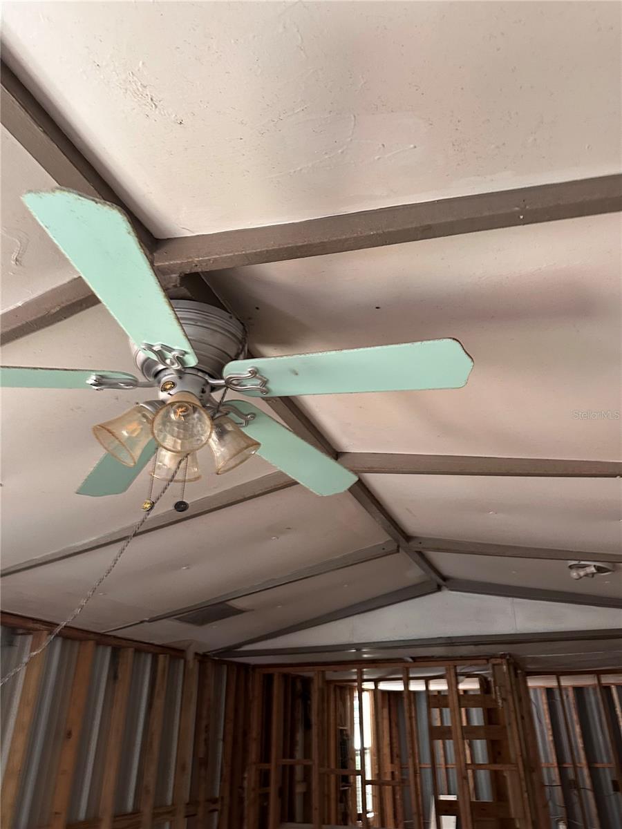 6631 Celeste Ln Property Photo 10