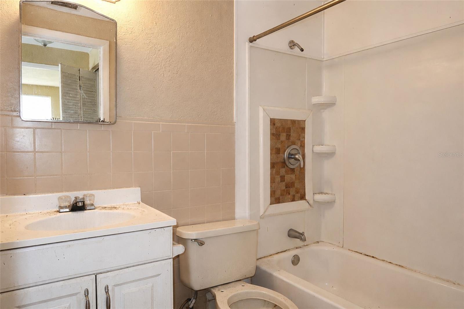 1208 Cherry Ln Property Photo 5