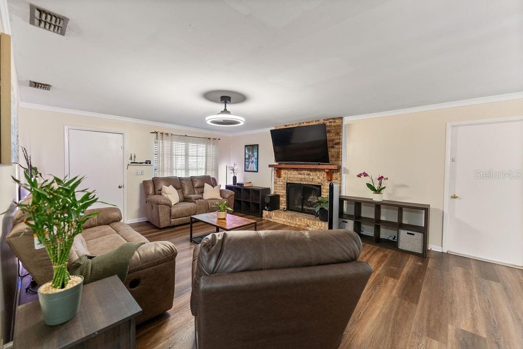 38213 Palm Grove Dr Property Photo 8