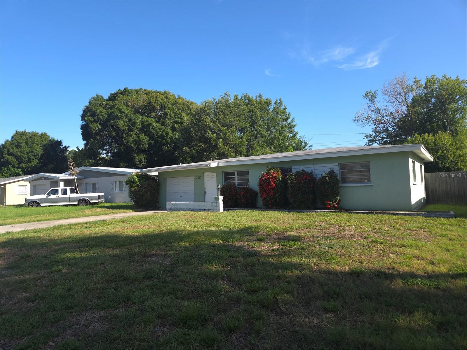2913 ENGLEWOOD DR