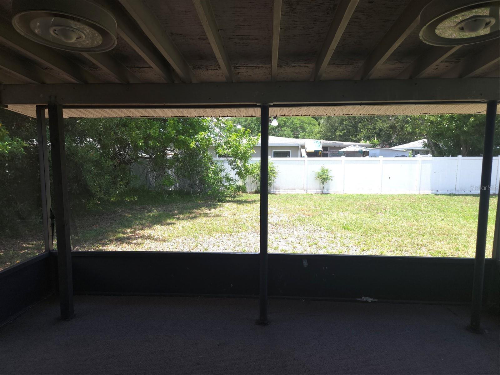 2913 Englewood Dr Property Photo 9