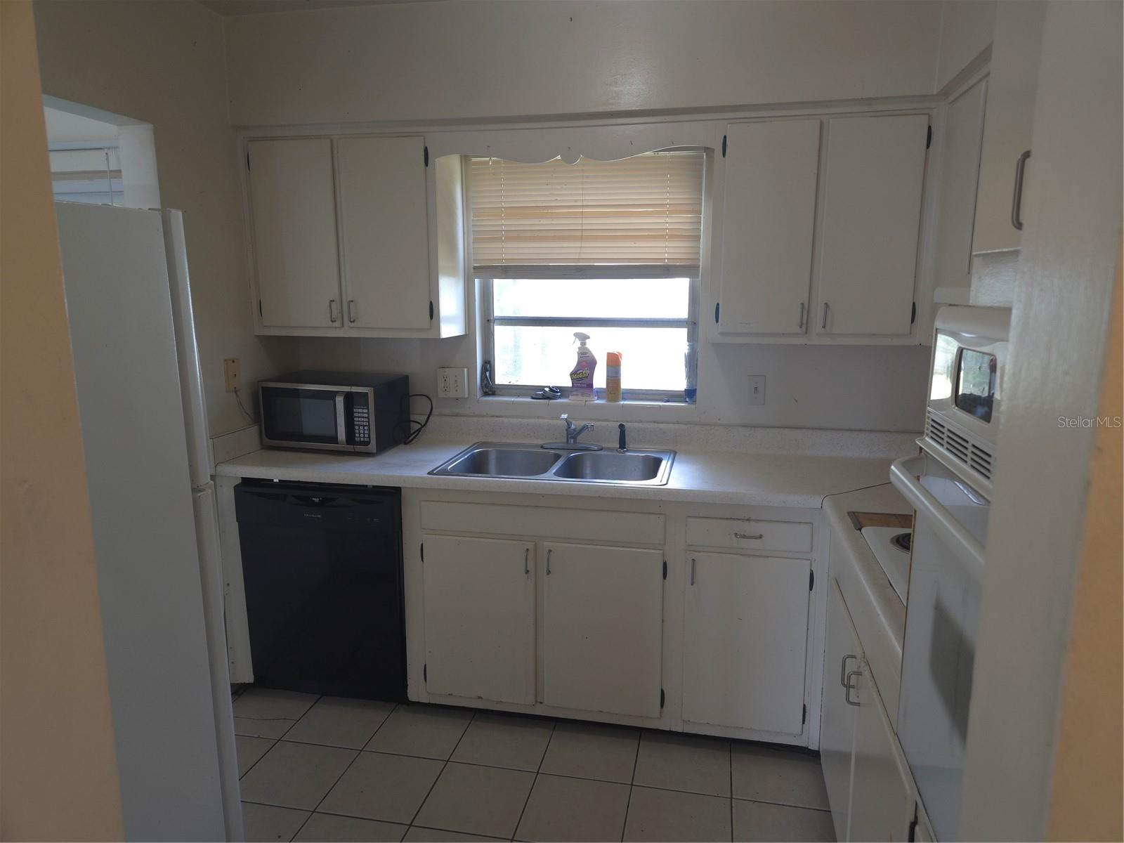 2913 Englewood Dr Property Photo 13