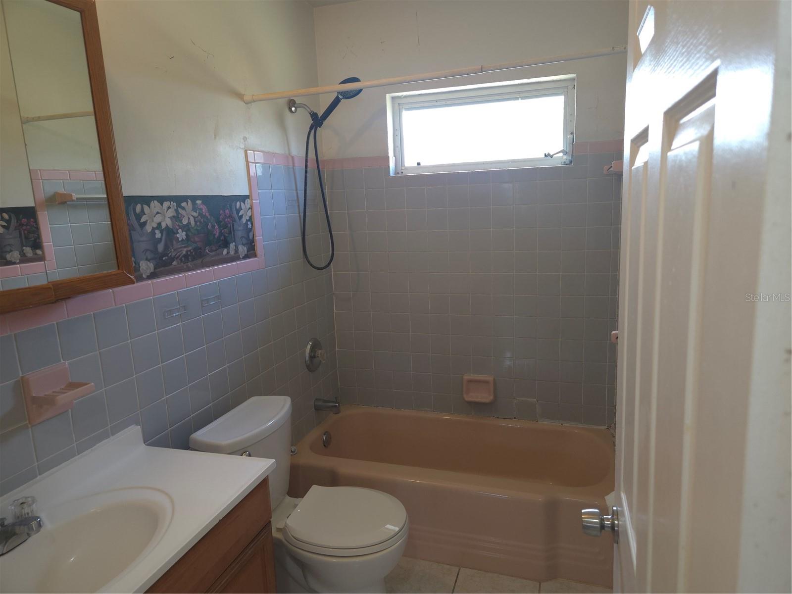 2913 Englewood Dr Property Photo 14